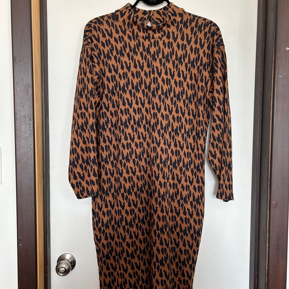 vintage leopard print dress with pockets. stretchy. - Picture 1 of 6